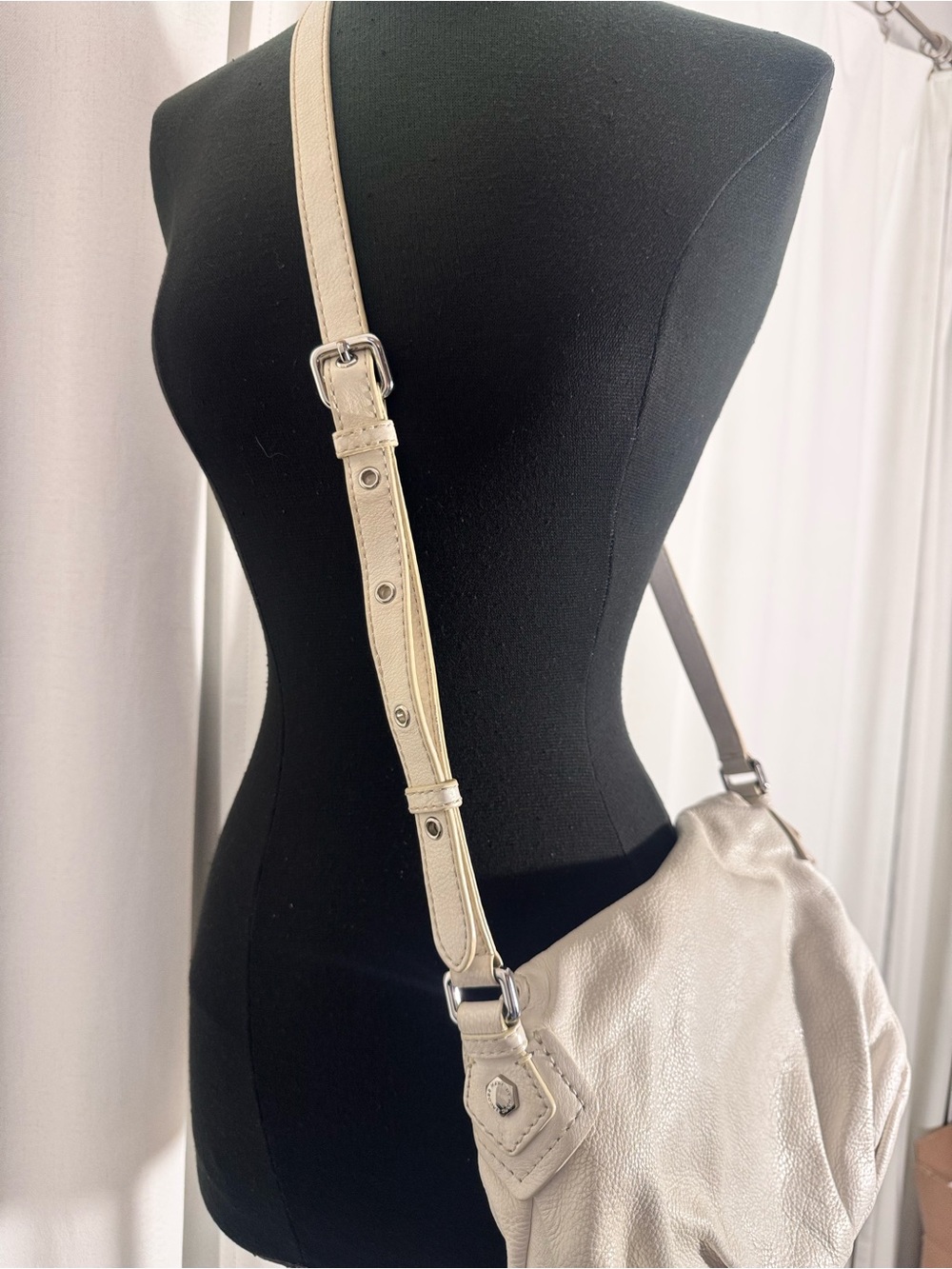 Marc by Marc Jacobs Classic Q Natasha Ivory Leather Crossbody Bag - Picture 8 of 12